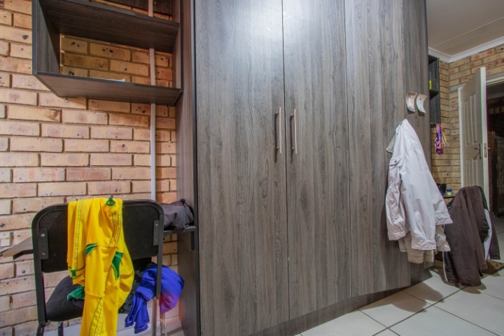 To Let 11 Bedroom Property for Rent in Die Bult North West